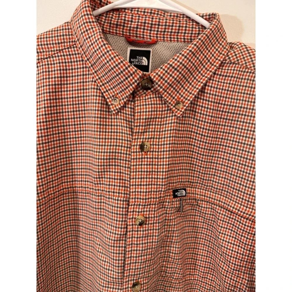 The North Face Mens Medium Shirt Button Up Flannel Plaid‎ Roll-Tab Sleeve